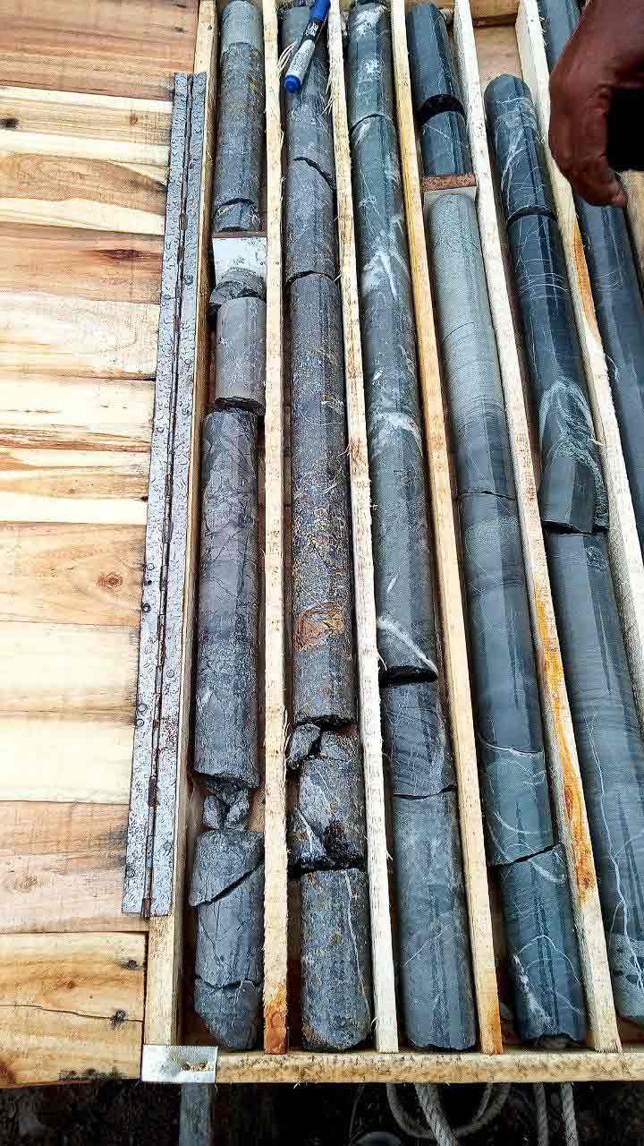 مغزه های معدنی شرکت توسعه معادن و صنایع معدنی کردستان کومیدکو